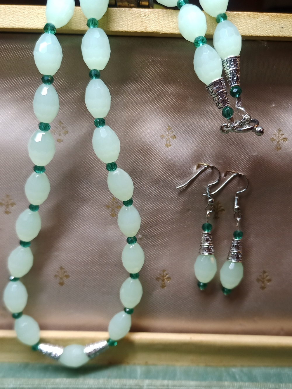 Elegant Pale Green and Teal Glass Crystal Bead Necklace and Earring Set